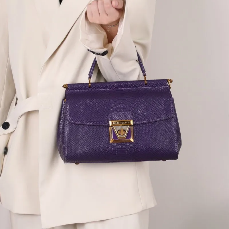 

KB модная женская сумка, новинка 2025 года, легкая роскошная сумка премиум-класса со змеиным замком, сумка на одно плечо для тяжелой промышленности, двусторонняя сумка