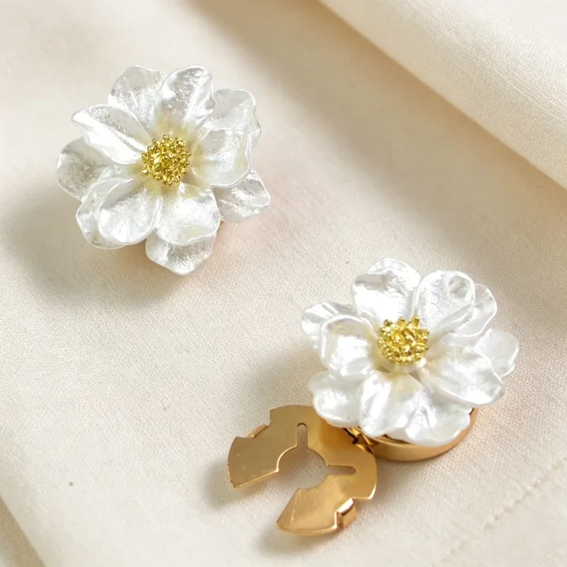 1/2Pcs Pink Flower Shape Button Covers Diy Clothing Decoration Flower Button Covers Pearlescent Gardenia Flower Cuff Links Cloth