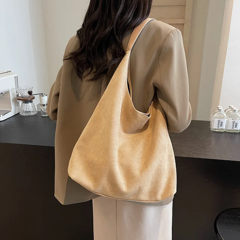 ฤดูใบไม้ร่วงและฤดูหนาววินเทจกระเป๋าสตรีขนาดใหญ่ความจุหนังนิ่มกระเป๋าสะพายสีทึบเรียบง่ายสบายๆกระเป๋าเดินทางย้อนยุคกระเป๋าถือ