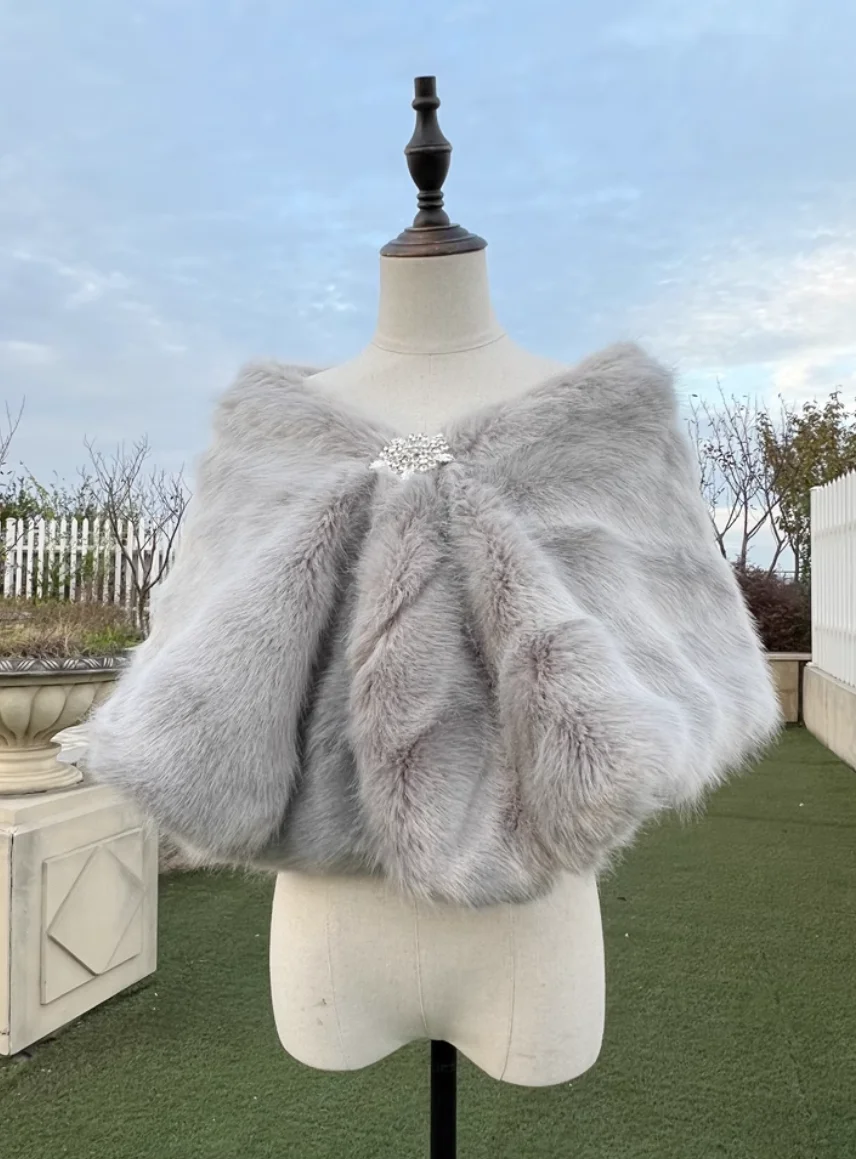 GOHYPDUG Winter Plus Size Women Fur Cape Gray Black Cloak Cape Fake Fox Fur Wedding Bridal Wraps Stoles Party Boleros Shrug