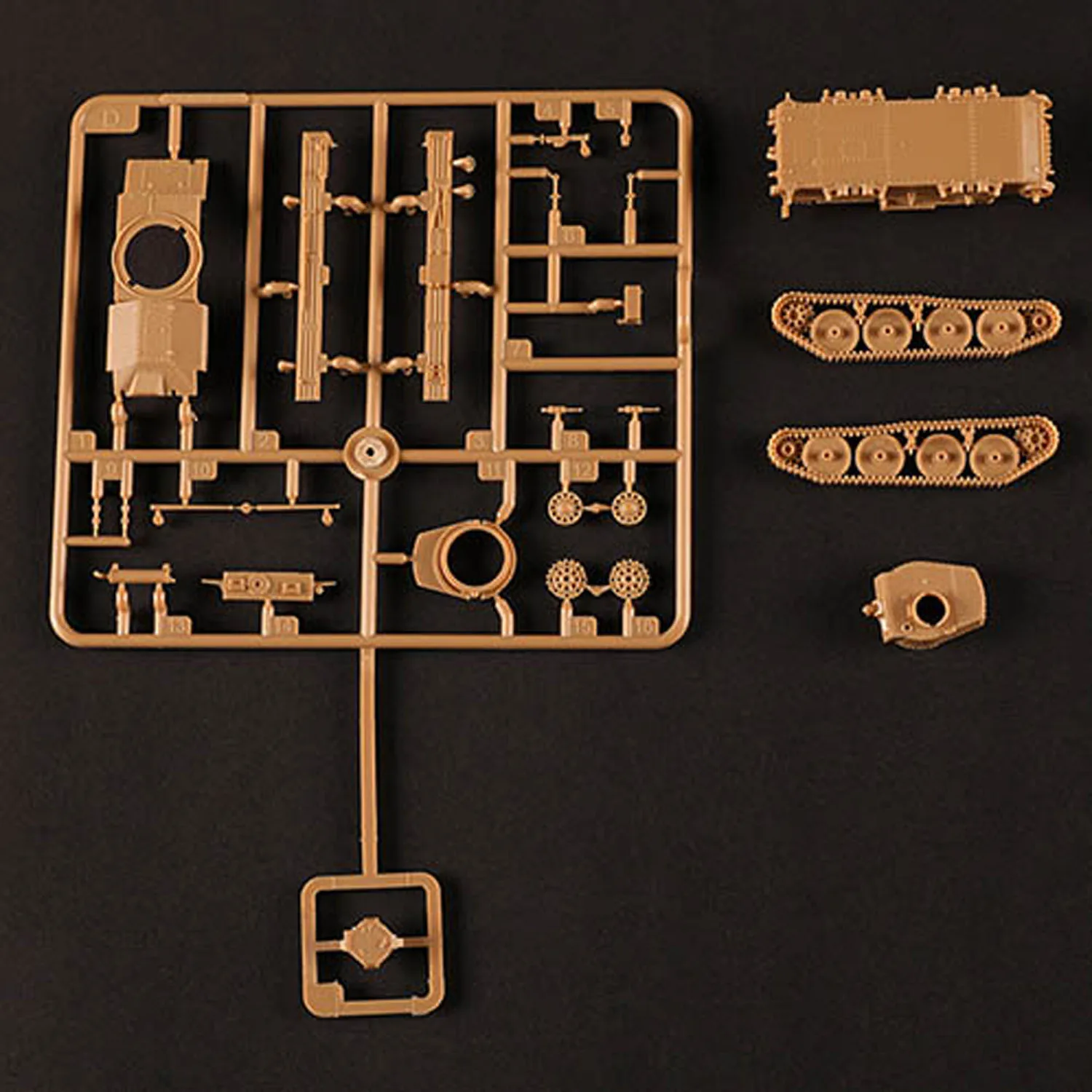 プラスチック製のビルディングブロックのおもちゃ,静的ディスプレイのTanks,german pzkpfw 38(t) ausfタンク,hobboss 82956,th23592,1, 72