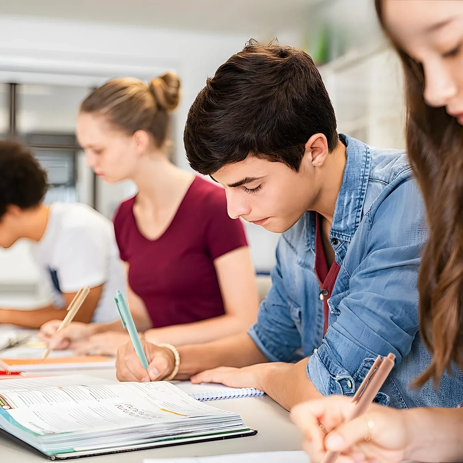 Intrekbare pen met zachte gelinkt, 11 pakjes zwarte inktpen, schattige pen, zachte emmer met fijne punt van 0,5 mm