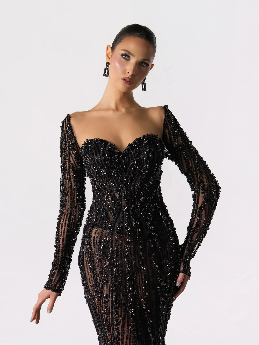 Black Glitter Straight Evening Dress Long Sleeved Beaded Sexy Prom Gown Exquisite Modern Sweetheart Neckline Cocktail Party Wear