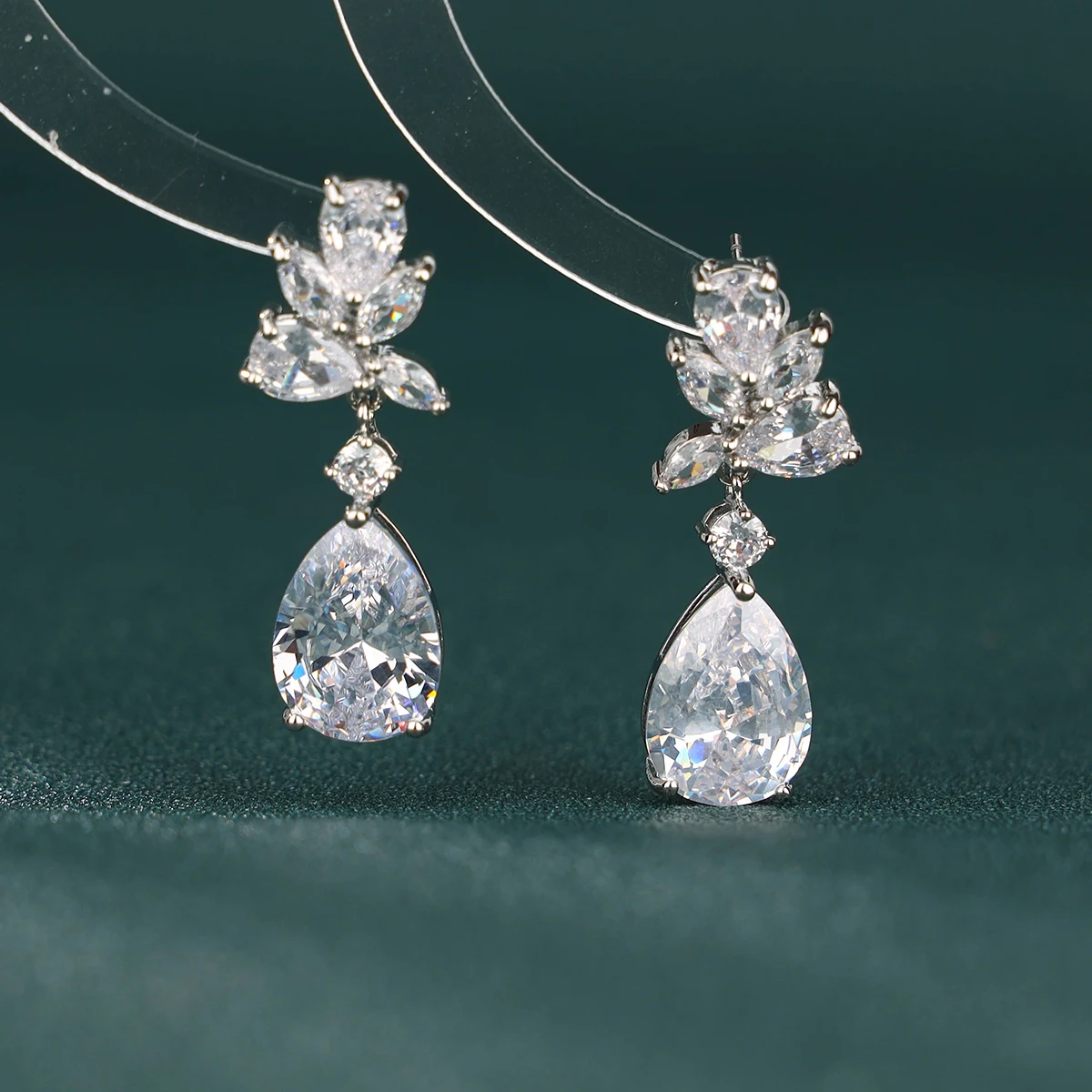 Pendientes de boda elegantes para novias, damas de honor, pendientes de circonita cúbica en forma de lágrima, joyería formal para mujeres