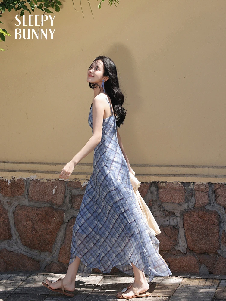 ภาษาฝรั่งเศสคําวินเทจลายสก๊อต Cami ชุดผู้หญิงฤดูร้อน SLIM FIT ชุดชีฟอง Maxi สีฟ้าพิมพ์สปาเก็ตตี้ชุดนางเงือกดูสง่างาม