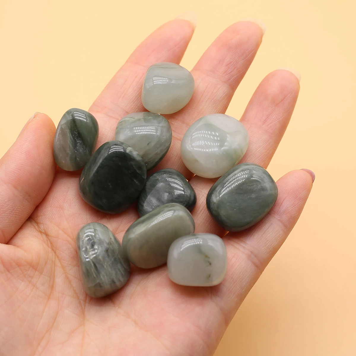 10PC Natural Stone Decoracion Polished Reiki Yoga Energy Green Rutilated Stone Healing Crystal Tumbled Stone Ornament Room Decor