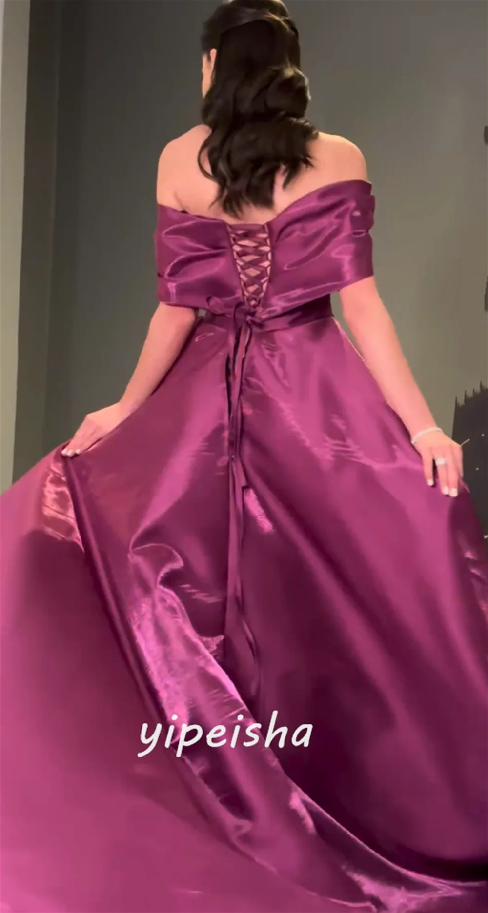 Robe Trapèze en Satin à Épaules Dénudées, Faite à la Main, Vêtement à Fleurs, sur Mesure, pour les Occasions, Longue, pour la Journée des Léons