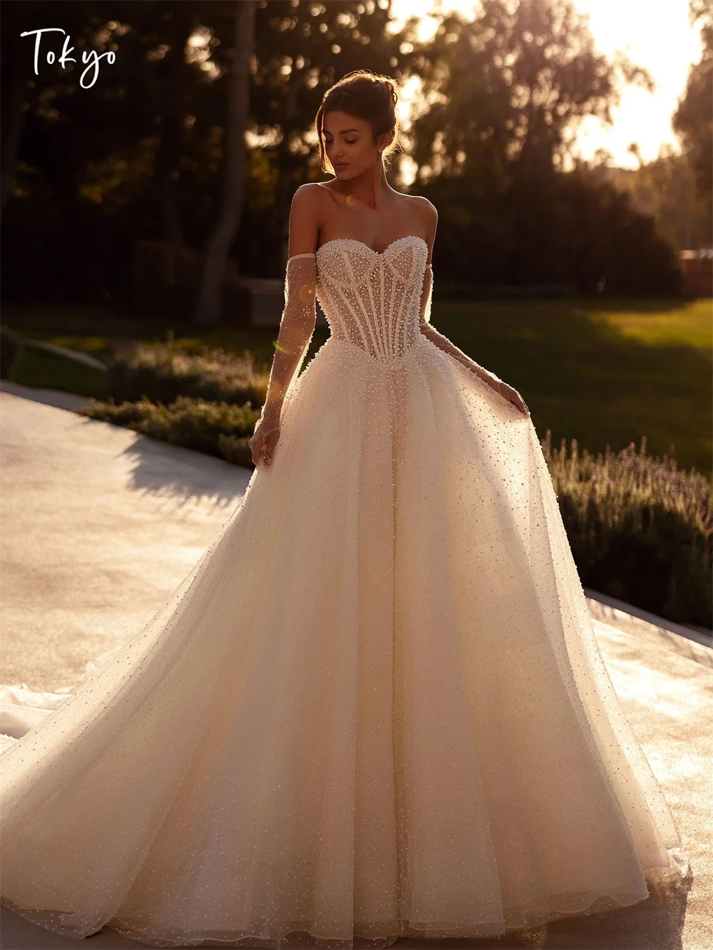 

Tokyo Customized White Sweetheart Necklink Wedding Dresses Detachable Sleeves Tulle Bridal Gown Zip Back A-Line Wedding Gown