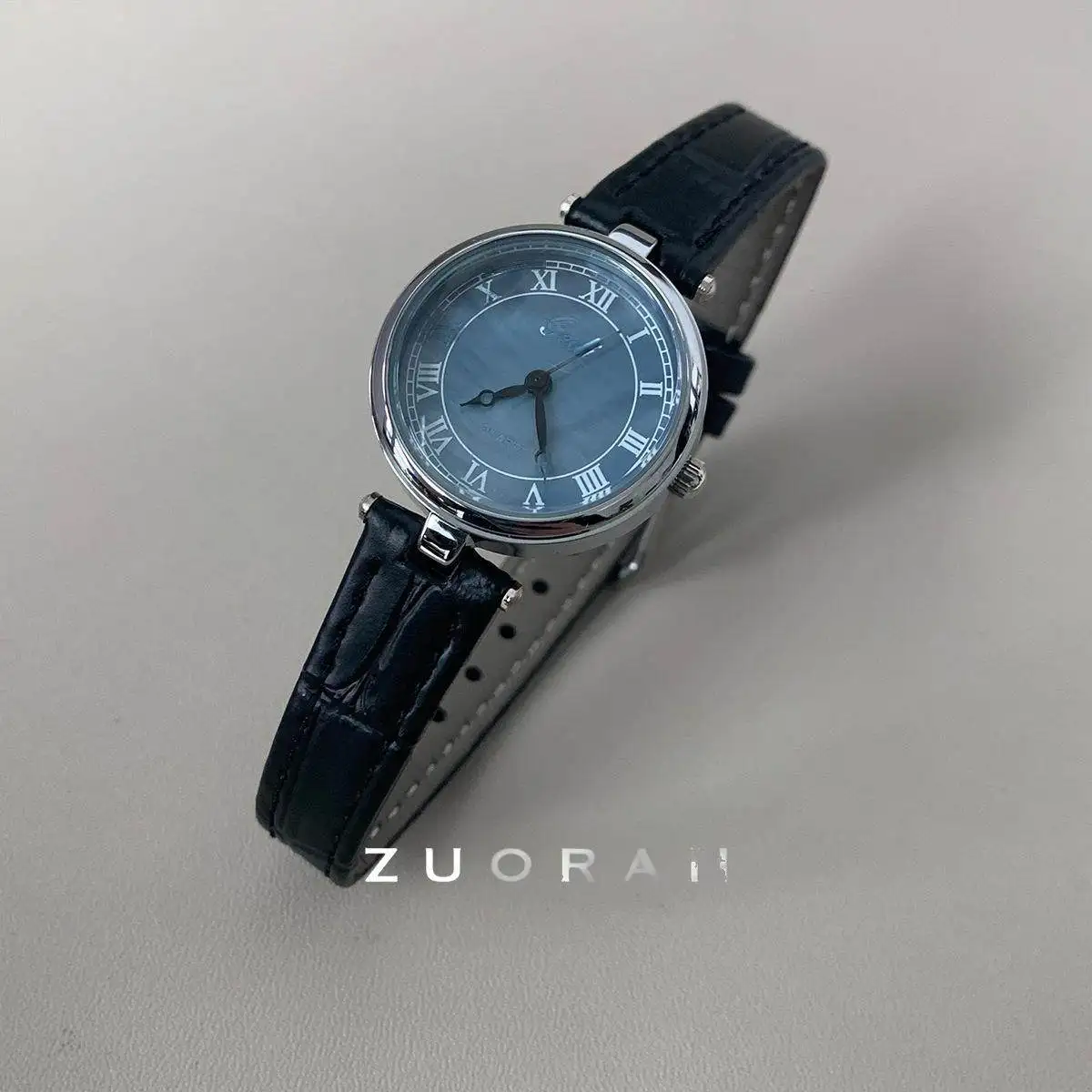 New Minimalist ExquisiteAnd Stylish Women'S Casual Quartz WatchA Luxurious And Elegant Ladies' WristwatchWith A Quartz Movement.