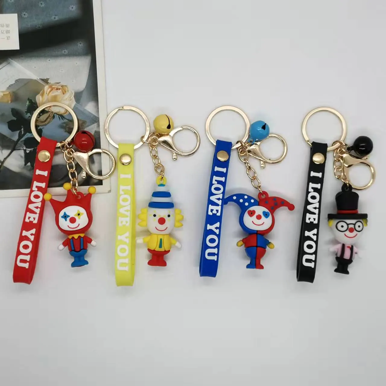 

Clown Key Rings Funny Keychains Durable Alloy Hanging Decorations Multi Function Colorful Pendants Lovely