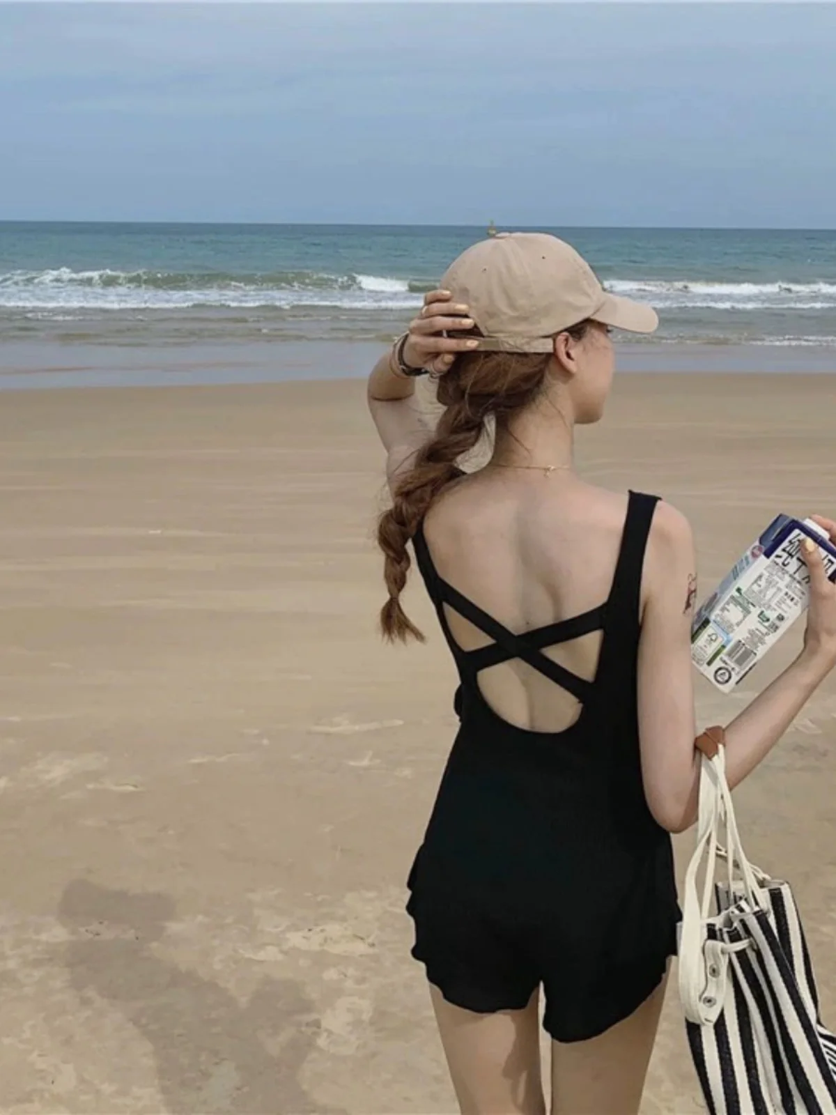 

Bla Piece Swimsuit Women's Beach Vaion Bal Slimming Tummy Covering Pure Desire Sle Casual Swimwear