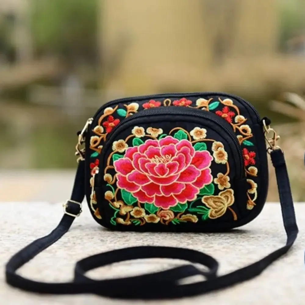 Ethnic Style Women Shoulder Bag Vintage Zipper Floral Embroidered Travel Pouch Cotton Mobile Phone Bag Crossbody Bag