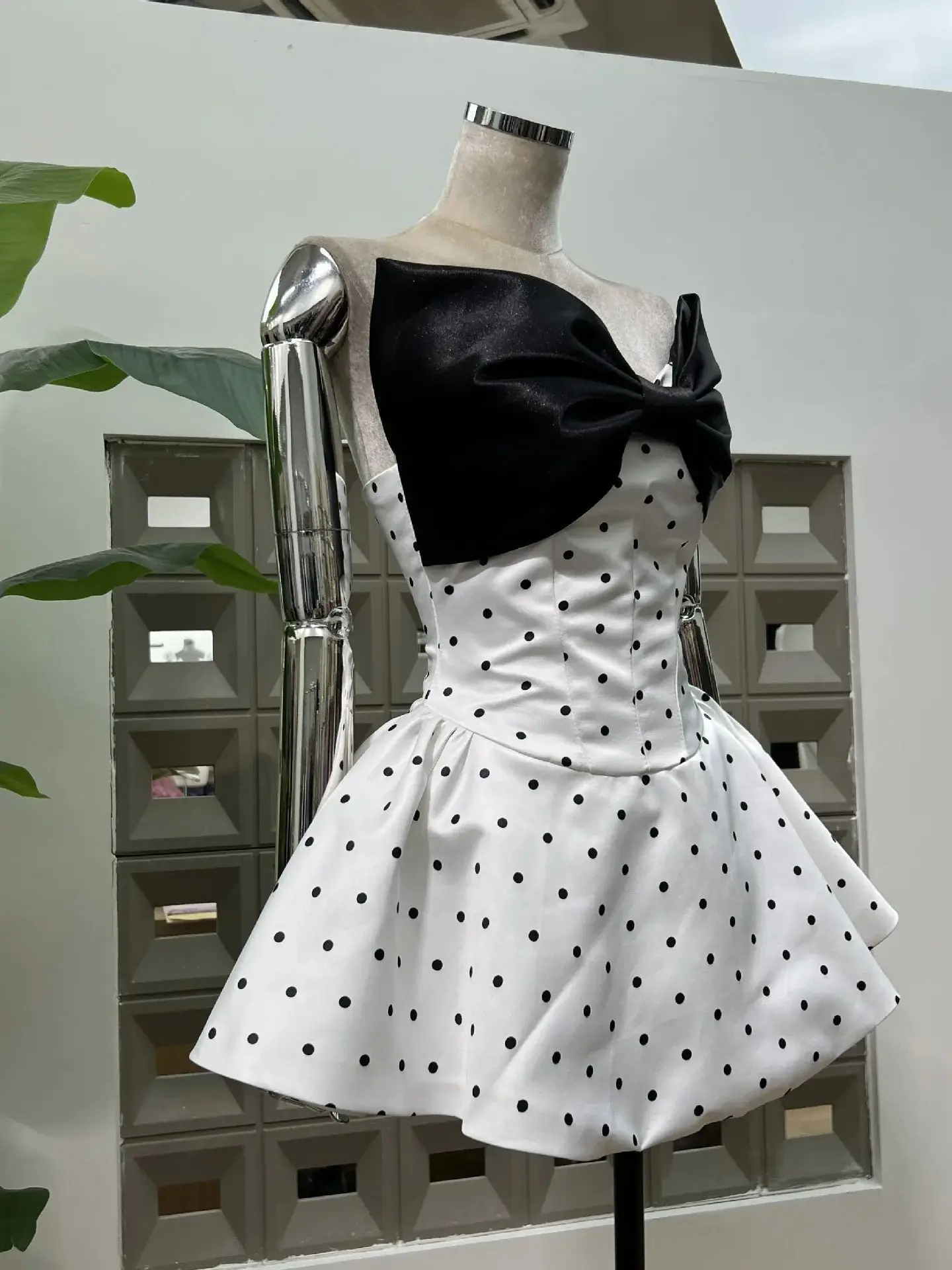 

Summer New Women's Strapless Dresses Sleeveless Mini Dress Bow Elegant Party Gown Patchwork Design Polka Dot Evening Celebration