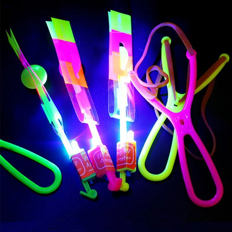 10 stuks Middelgrote Flying Arrow Slingshot LED Fluitje Speelgoed Leuk Ouder Kind Interactie