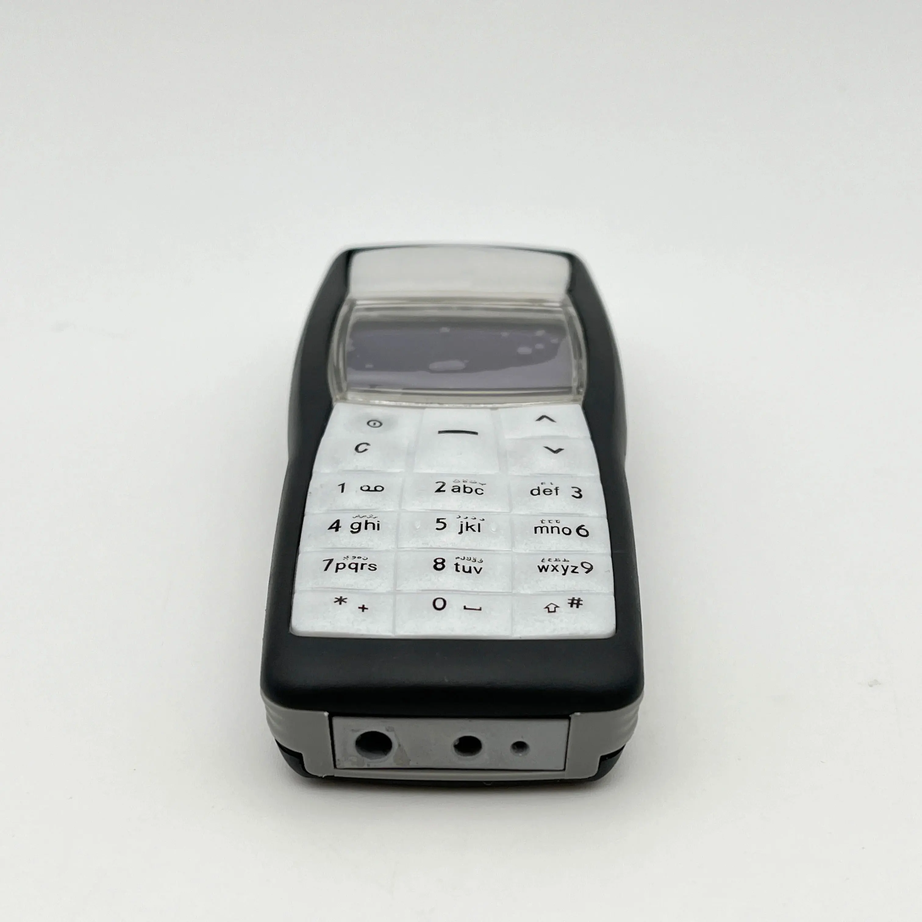 هاتف محمول أصلي 1100 مصنوع في فنلندا يدعم اللغة الإنجليزية وحالة جيدة