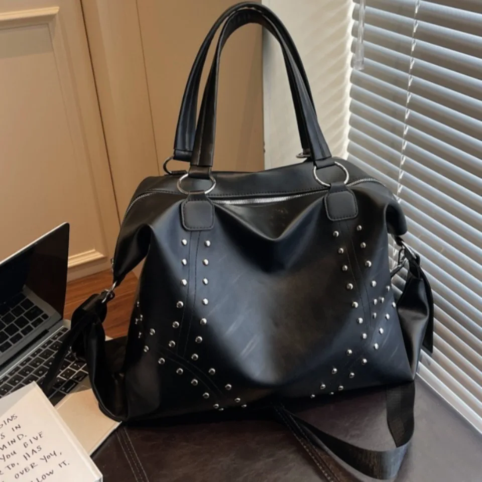 Fashion rivet women Shoulder Bag PU leather Hot girl motorcycle bag bolsa feminina female Underarm Bag ladies big handbag Black
