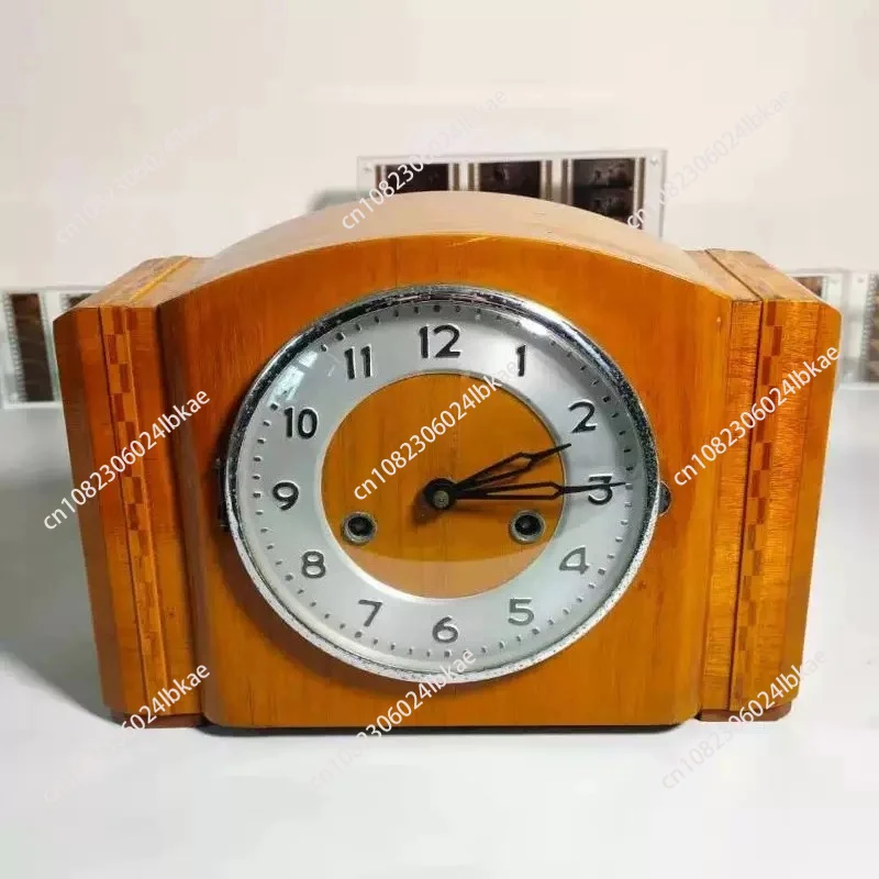 Vintage & antique clocks - functional mechanical timepieces