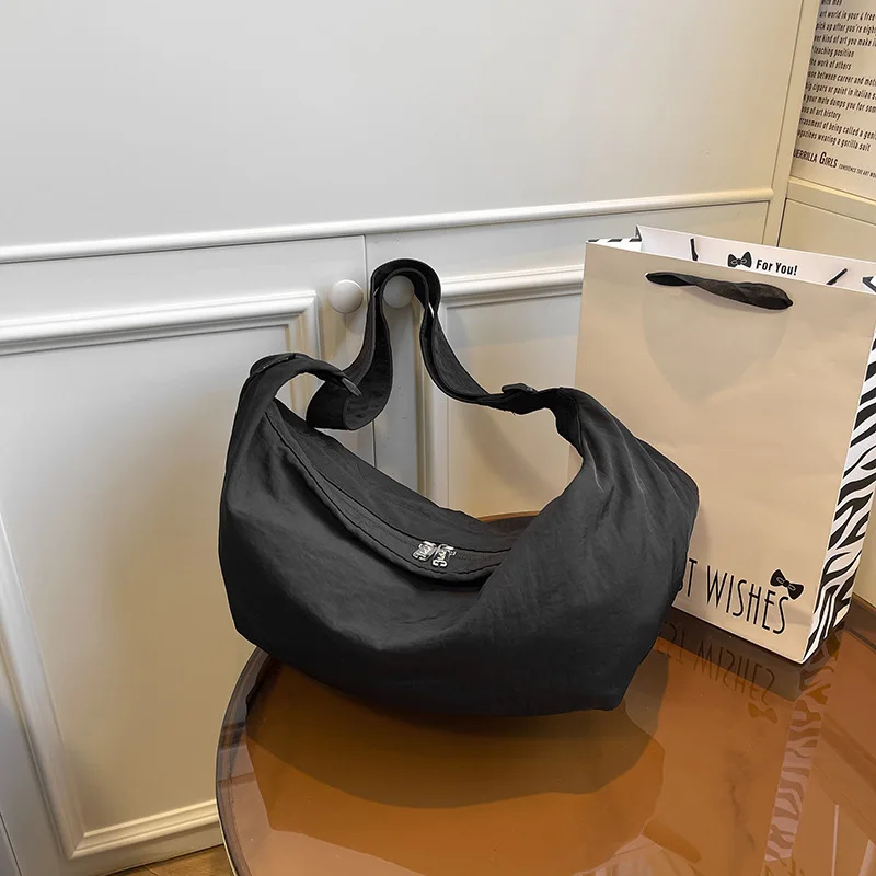 

2025New Korean Fashion Versatile Single Shoulder Crossbody Bag Casual Simple Commuter Women's Canvas Large Capacity Dumpling Bag