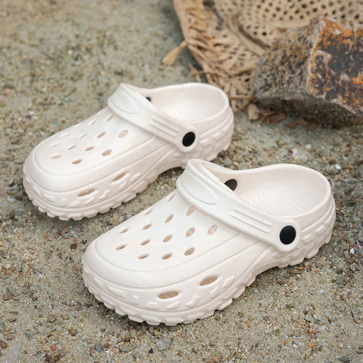 Couple Style Ins-Style Spring and Summer Eva Soft Thick-Soled Casual Comfortable Clogs Suitable for Indoor, Home, Outdoor Commuting, and Everyday Versatile Use