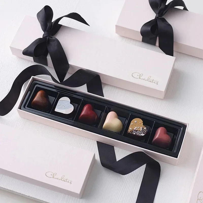 1PC 6/12/18 Holes Chocolate Boxes Packaging Valentine\'s Day Christmas Birthday Candy Gift Box Wedding Gifts for Guests Paper Box