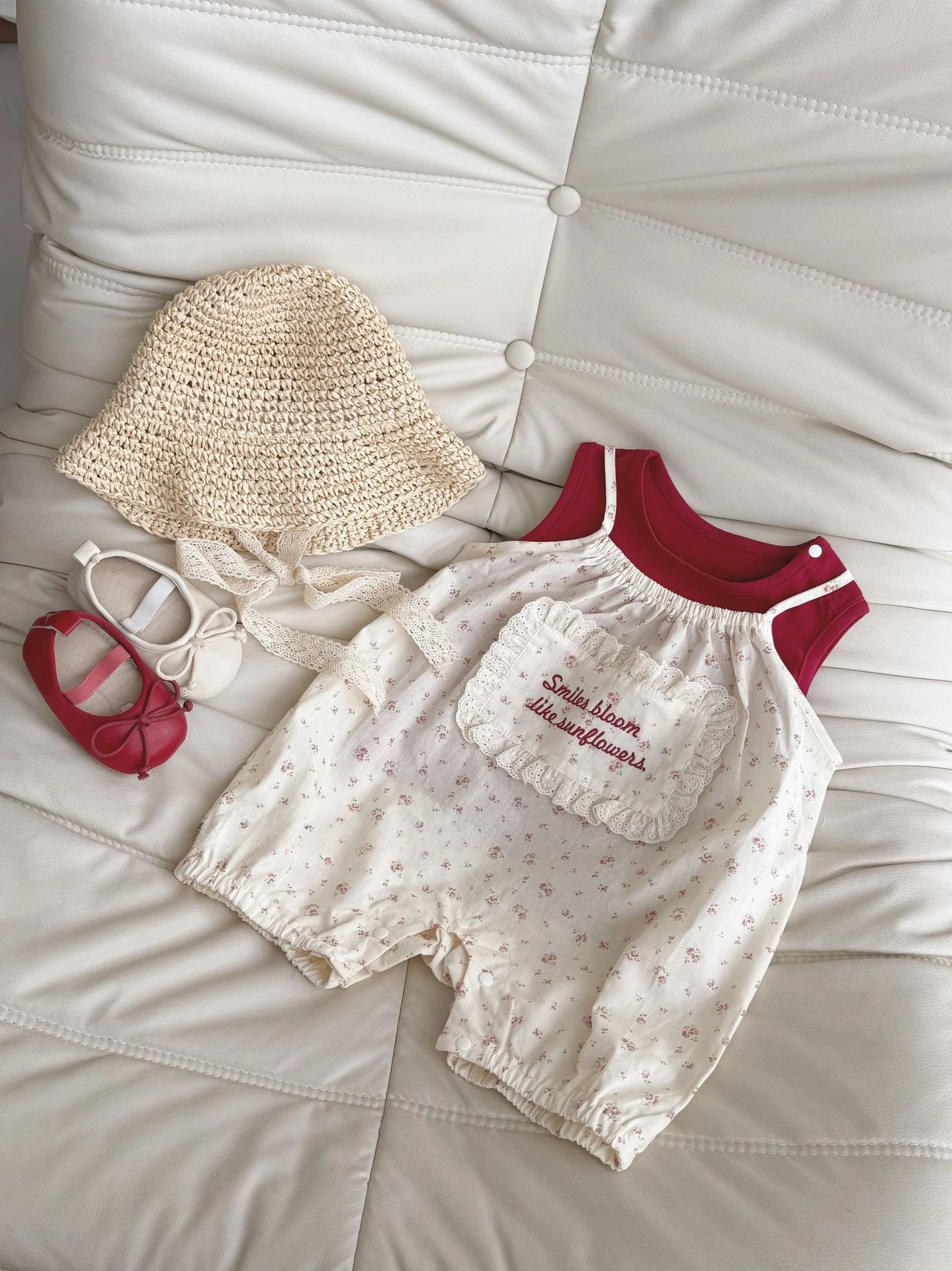 

Summer New Product Retro Red Infant and Baby Girl Summer Strap Set Floral Strap Vest