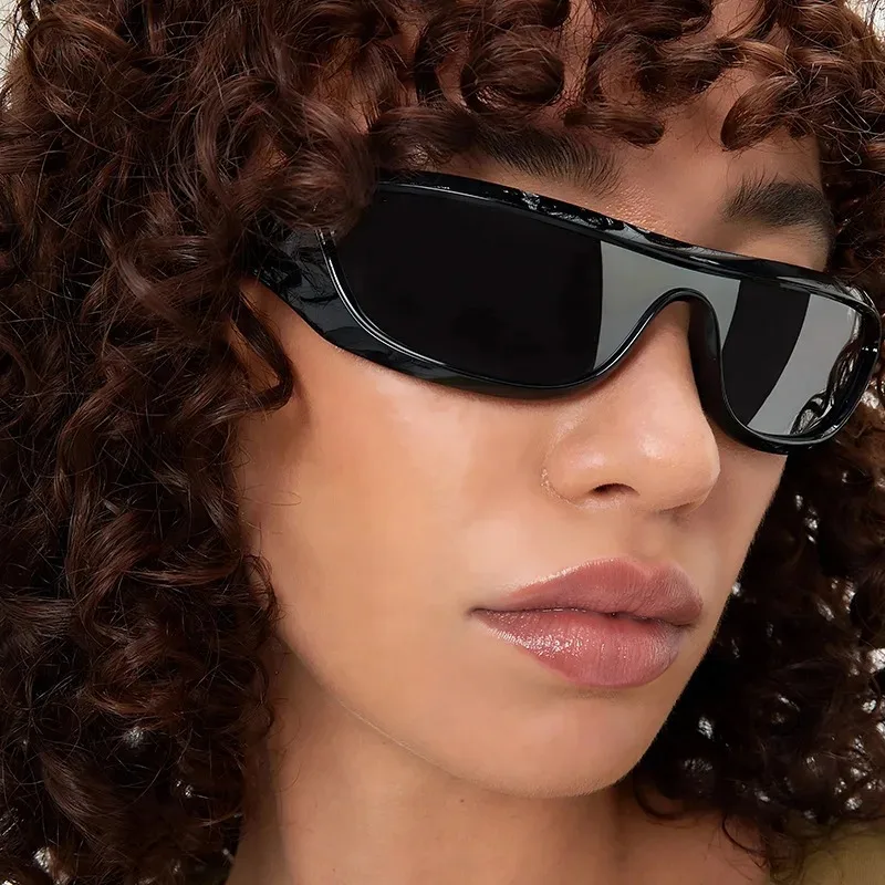 Retro Y2K Women EyeglassesTrendy And Personalized Hip-hop Small Frame Square Anti UV Sunglasses Minimalist Man Shades