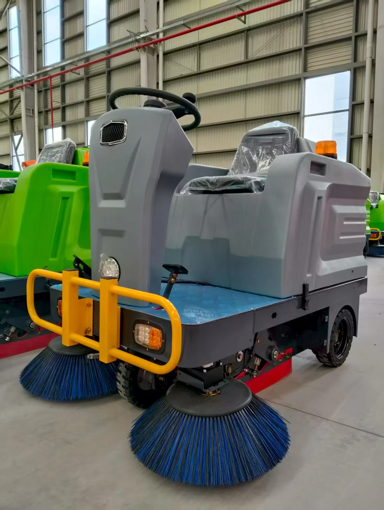 

Hot selling industrial sweeper electric multifunctional road park small cleaning machine sweeping machine
