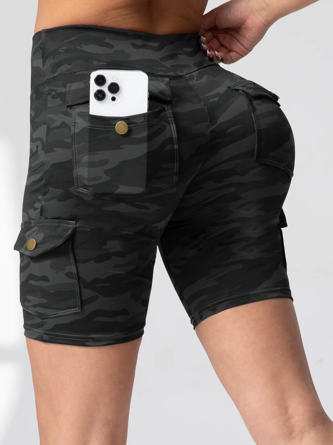 Women Camouflage Print Yoga Cargo Shorts With Pockets High Waist Butt Lifting Workout Tights Gym Elastic Shorts Streetwear