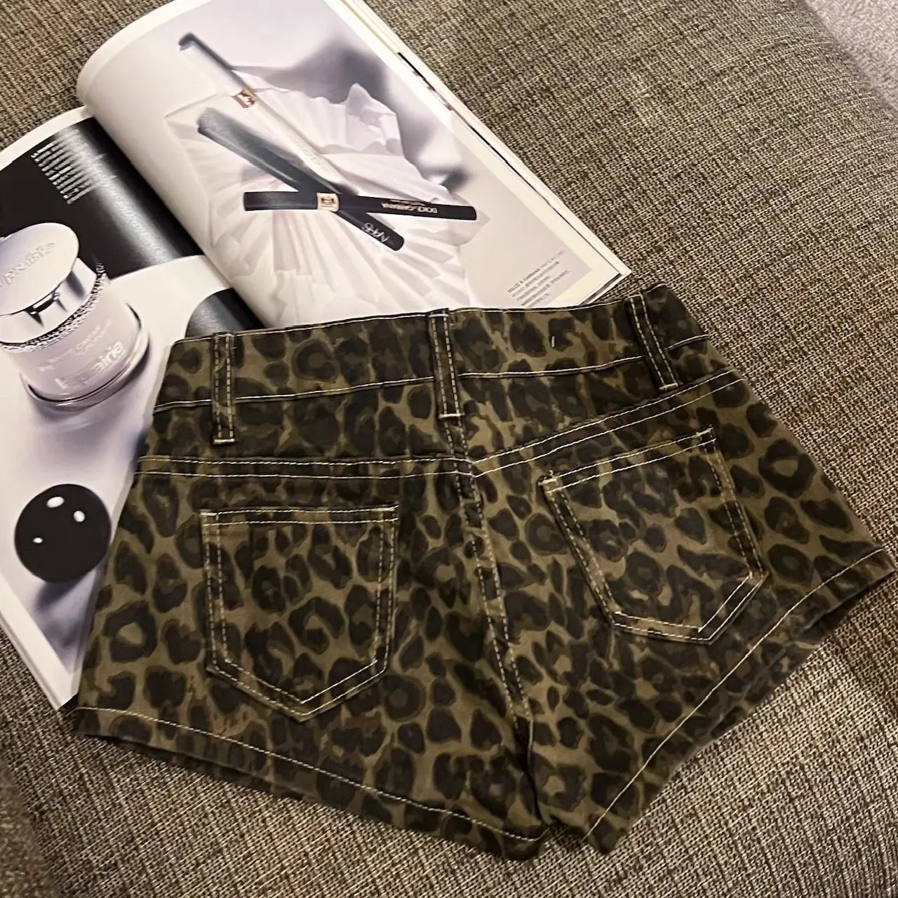 American Retro Low-rise Design Leopard Print Denim Shorts Women Summer