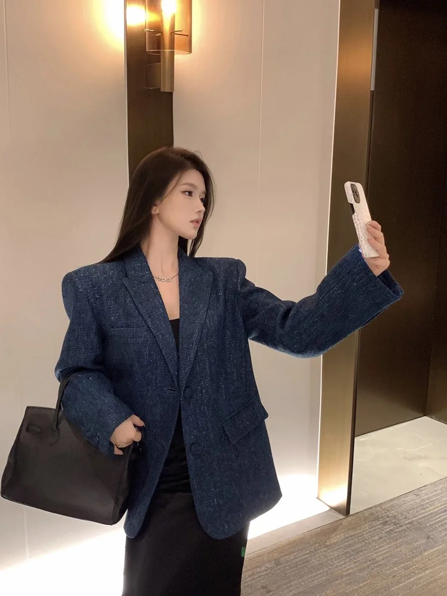 

Твидовый жакет женский коричневый зимний, утепленный, на молнии, ветрозащитный, с регулируемым капюшоном, карманами, клапанами, на подкладке, нежный