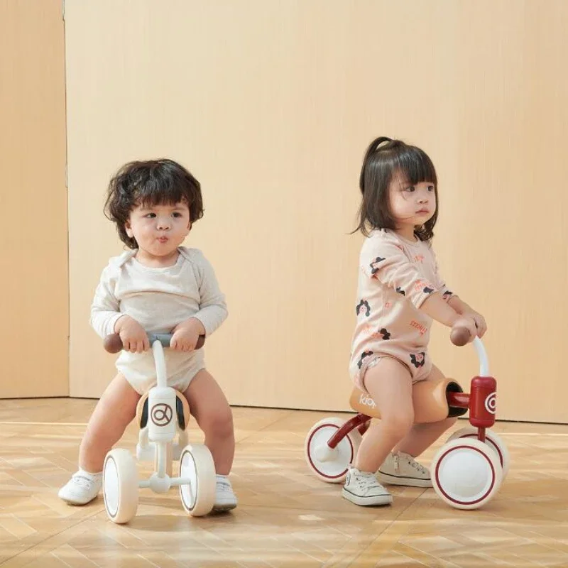 

Cute Bee Shaped Baby Walker – Retro Style Balance Yo-Yo Car for 1-3 Year Olds Perfect 1 Year Old Gift, Kids' Ride-On Scooter Toy