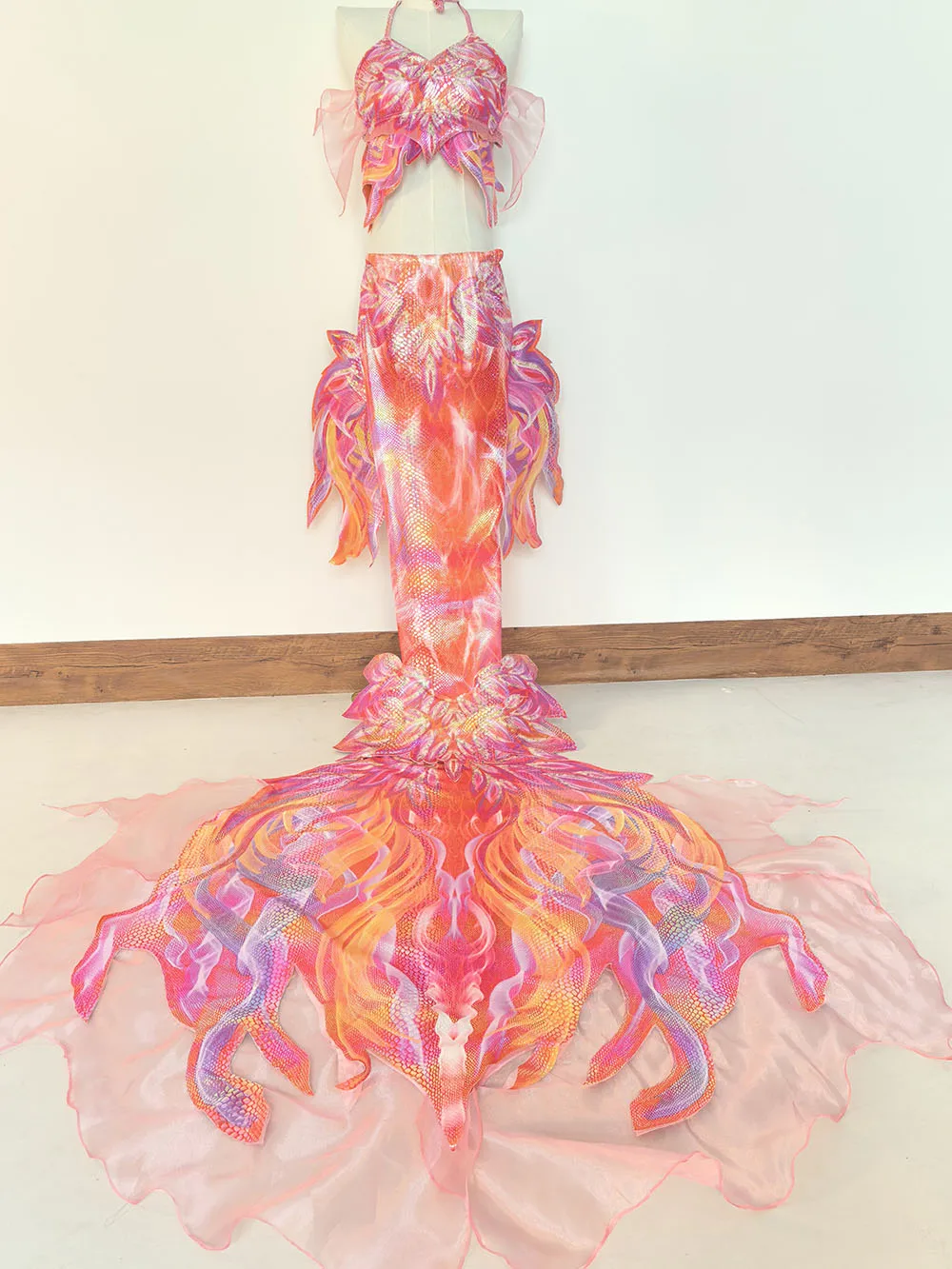 

Colorful Mermaid Tail Swimsuit Tailored With Floating Gauze Tail, Mermaid Performance Costume, Diving Shooting At The Aquarium