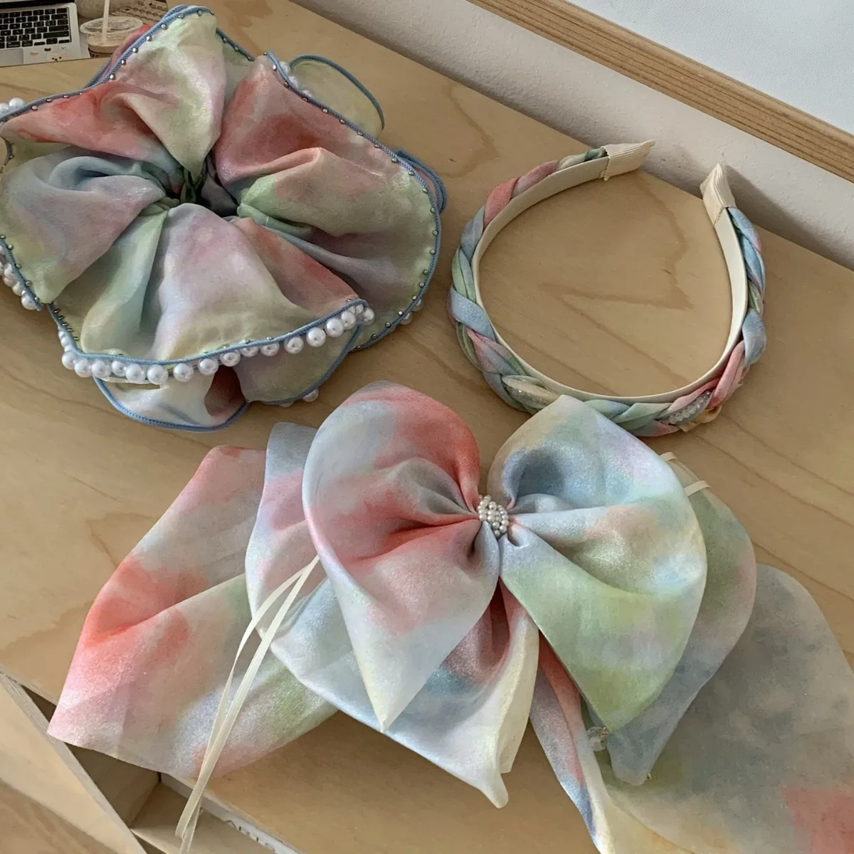 Haargummis für Mädchen, koreanische Version, Regenbogenperle, großes Haarband, süßer Stil, Haargummi, plissiert, gedrehtes Haarband, Schleife, niedliche Haarspange