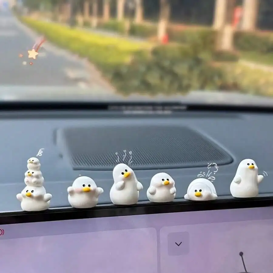 

6pcs Random Style Cute Duck Car Decorations - High-Grade Resin Dashboard Decor, Adds A Fashionable Feel To The Interior