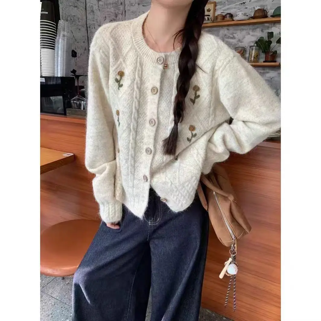 Gentle Wind Sweater Cardigan for Women, New Korean Style Sweet and Soft Versatile Coat for Autumn and Winter 2025.