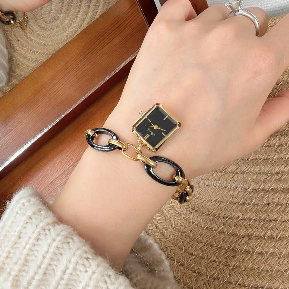 高級スクエアウォッチ 2026 新モデル レディース ハイエンド 本物のスチールストラップ ブレスレットウォッチ、プレミアムセレクションウォッチ、レディースギフト