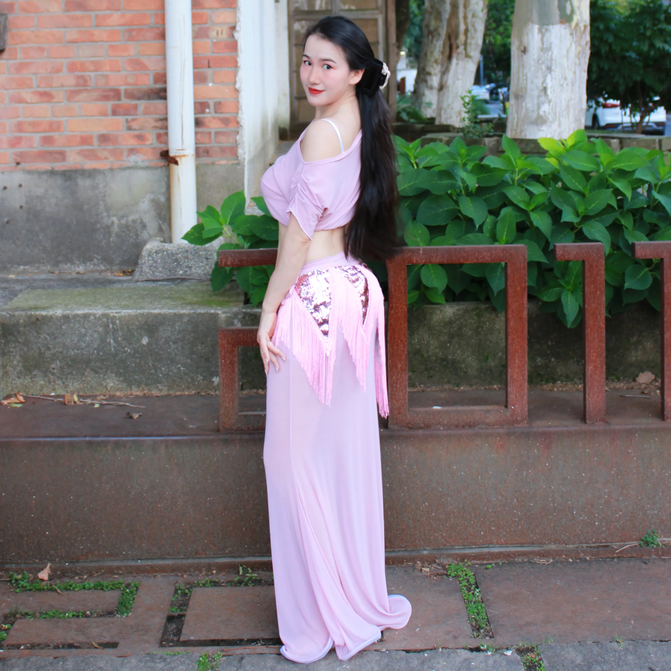 2025 traje de performance de dança do ventre top de manga curta + saia rabo de peixe sexy + lenço de quadril com borla de lantejoulas 3 peças roupas de dança oriental