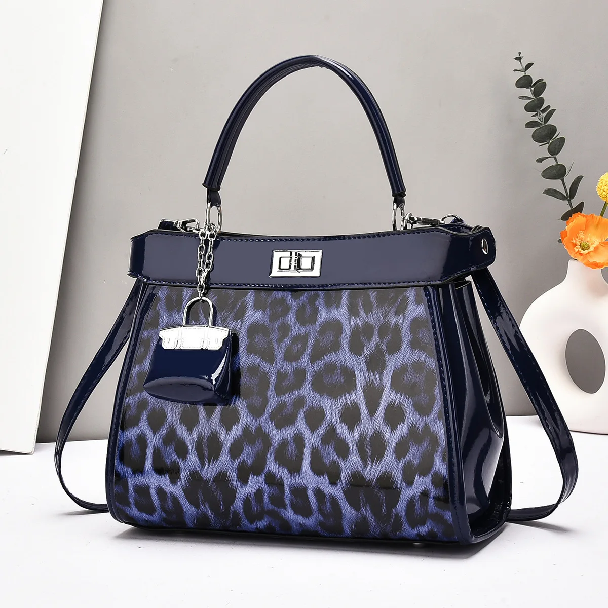 2025 nuevos bolsos de leopardo para mujer, bolsos cruzados de textura avanzada de gran capacidad para mujer, accesorios pequeños para fiesta y negocios