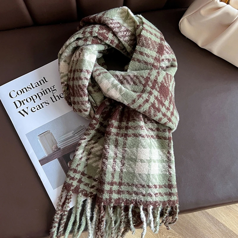 

Women Classic Scottish Style Warm Scarf Plaid Soft Long Wrap Shawls Christmas Valentine's Day for Girlfriend Poncho Stoles