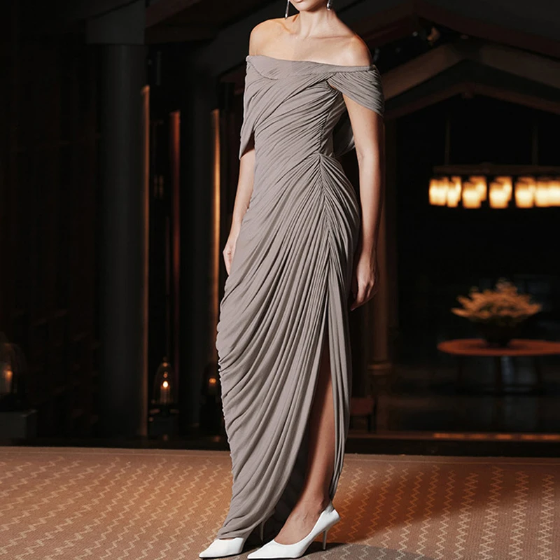 Elegantes, schlichtes Party-Maxikleid, sexy, plissiertes One-Shoulder-Abendkleid, Sommer-Neuheit, einfarbiges, schmales Bankettkleid