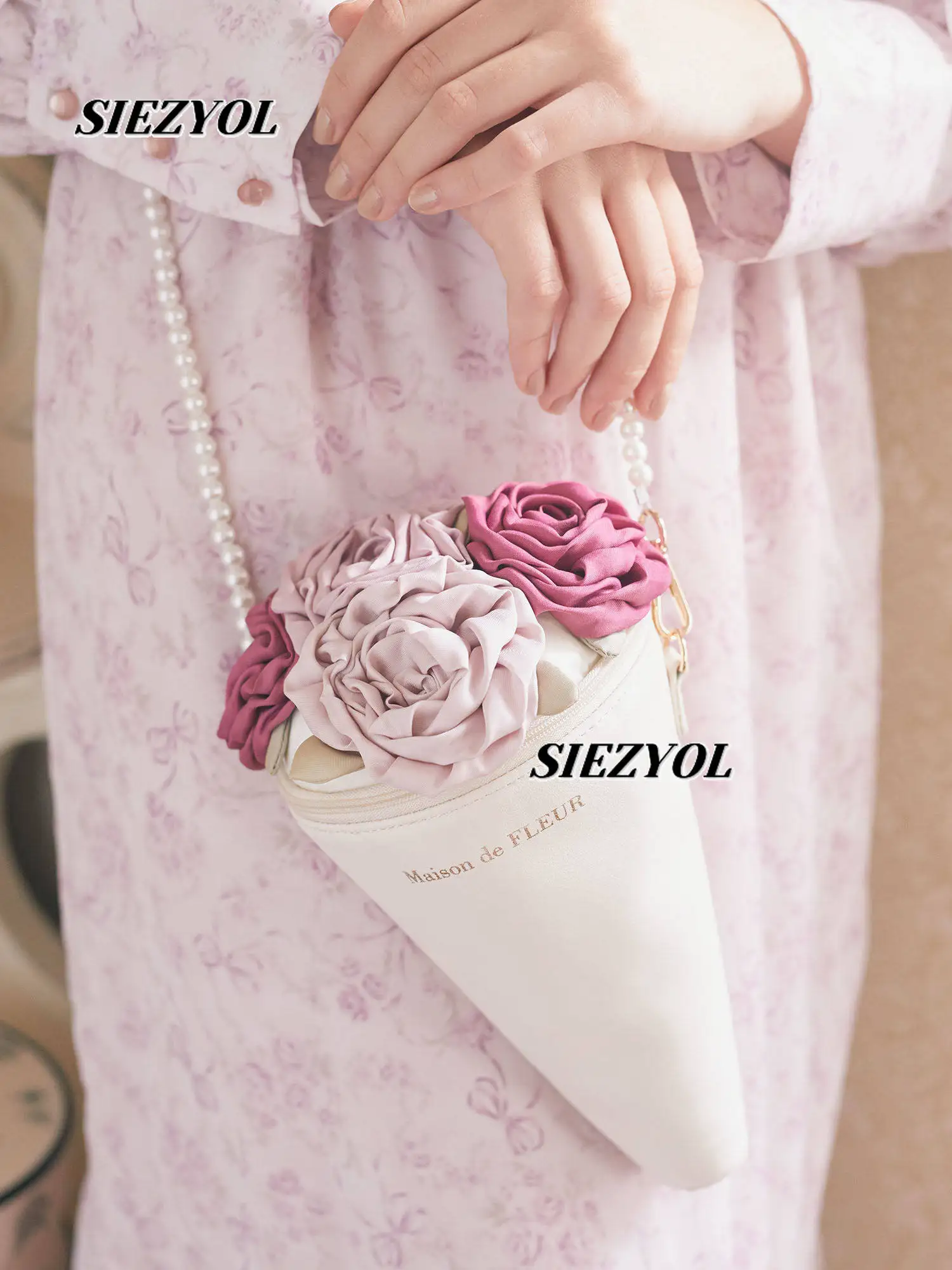 Japanese Style Floral Bouquet Mini Pearl Chain Crossbody Phone Bag Lolita Sweet Cute Girl Zipper Shoulder Bags Makeup Case