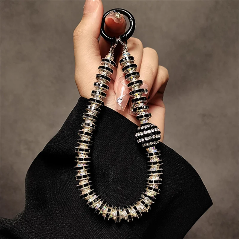 High Quality Luxury Sparkle Drill Hand Chain Wrist Short Lanyard With Clip Mobile Phone Case Cute Keychain Pendant Accessories