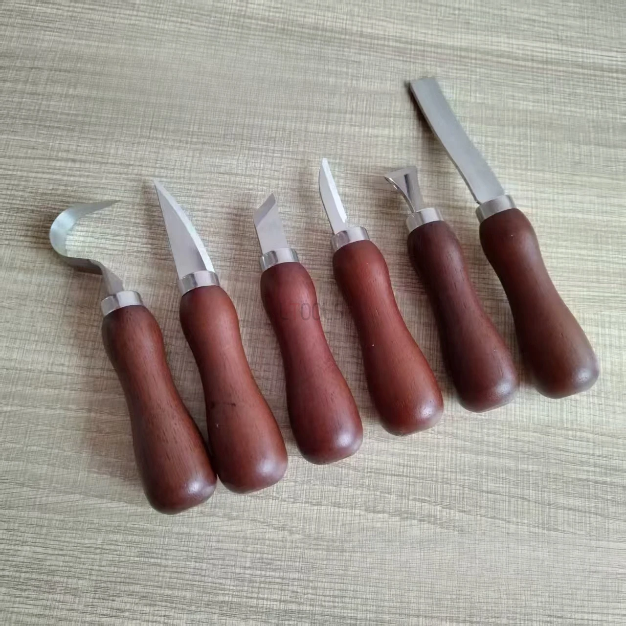 

New Professional Wood Carving Chisel Set with Carbon Steel Wood Carving Tools, Suitable for Carving Carpenters and Beginners