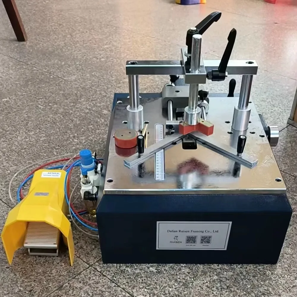 Pneumatic Adjustable Underpinner V-Nailer Machine Frame Corner Nailing For Wood MDF PS Foam PVC With 7 10 12 15mm
