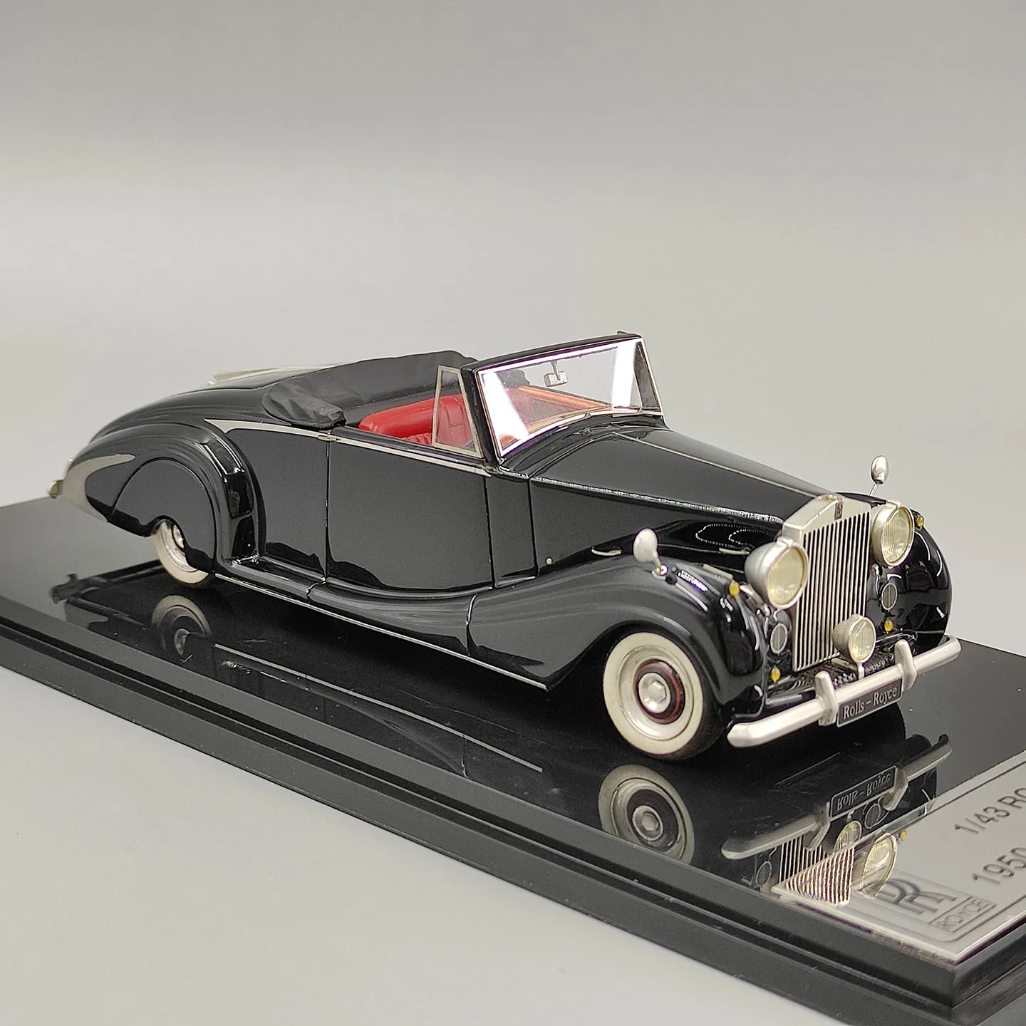 1-43-scale-diecast-alloy-rolls-royce-phantom-iv-1950-toys-cars-model-classics-nostalgia-adult-gifts-souvenir-static-display
