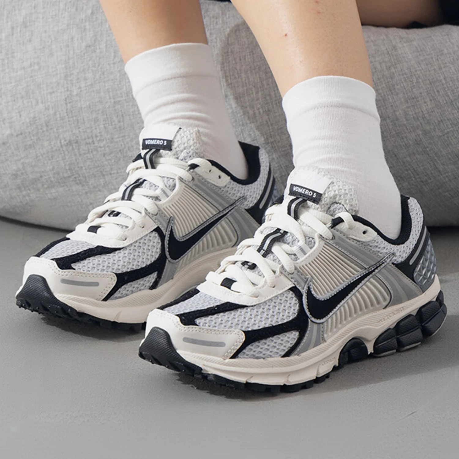 Nike genuine ZOOM VOMERO 5 women's mesh breathable running shoes HQ1182-001