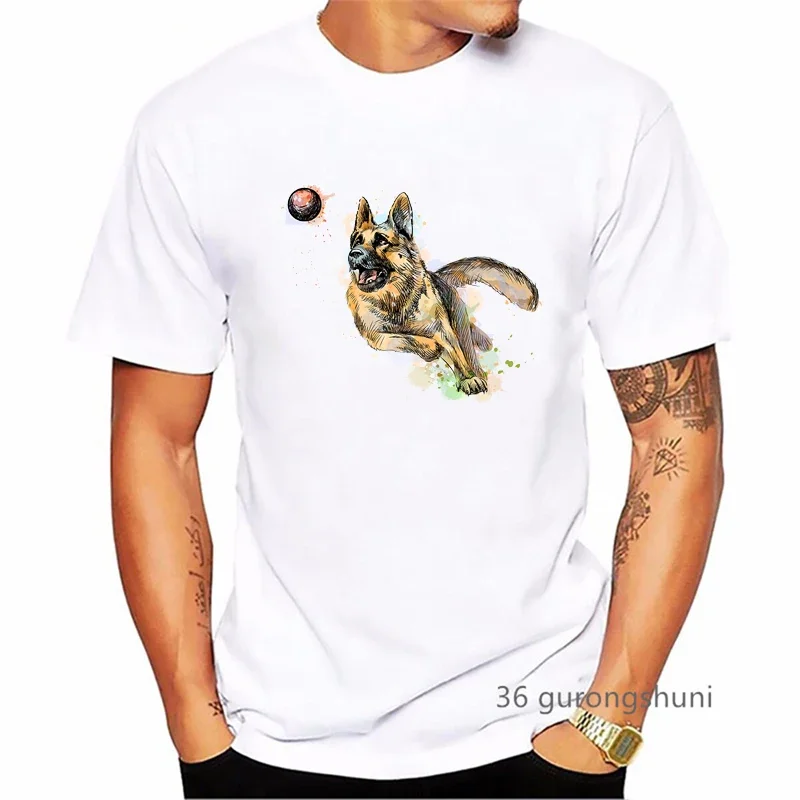 German Shepherd Dog Playing And Catching A Ball Print T Shirt Men'S Clothing Funny Tshirt Homme Harajuku Shirt Summer T-Shirt