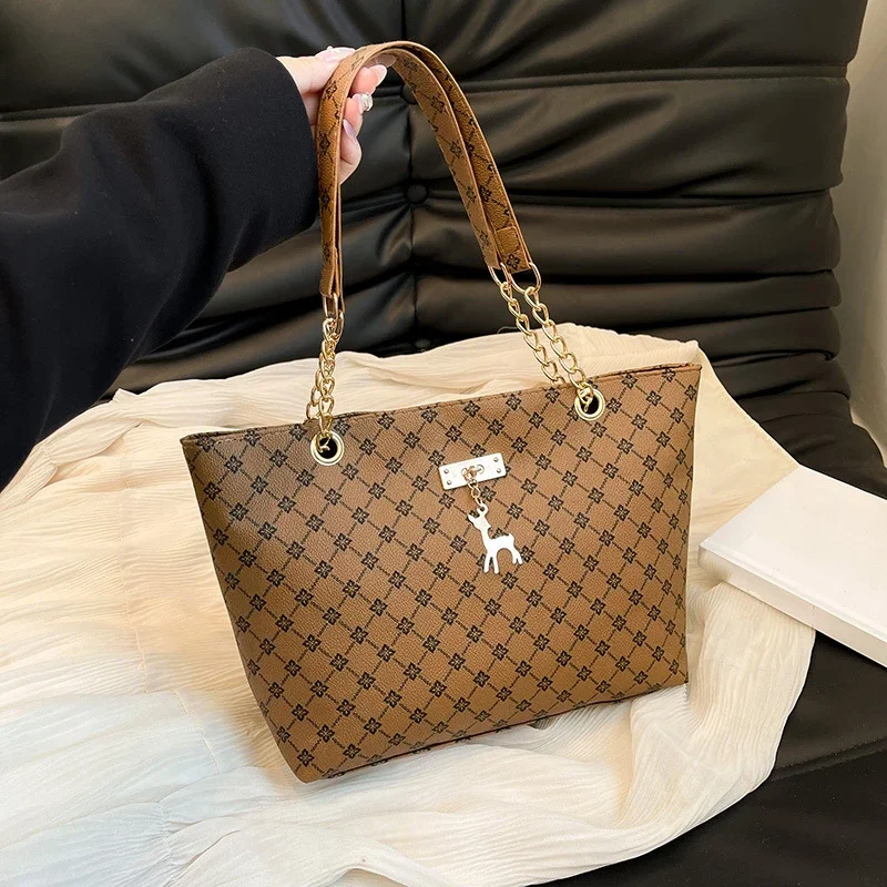 

2025 Autumn and Winter New Presbyopic Handbag Shoulder Bag Large Capacity Tote Bag Women's Bag