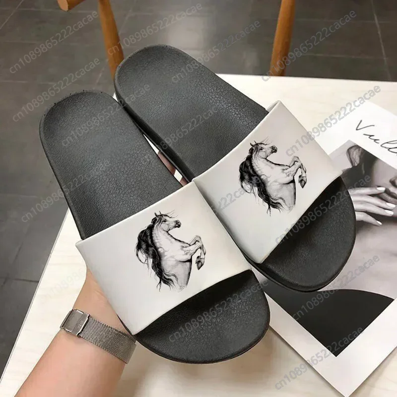 

Summer Women Shoes Home Indoor Slippers horse Print Beach Slides Non-slip filp flops Thick Flat Bottom sandals Ladies shoes 2022