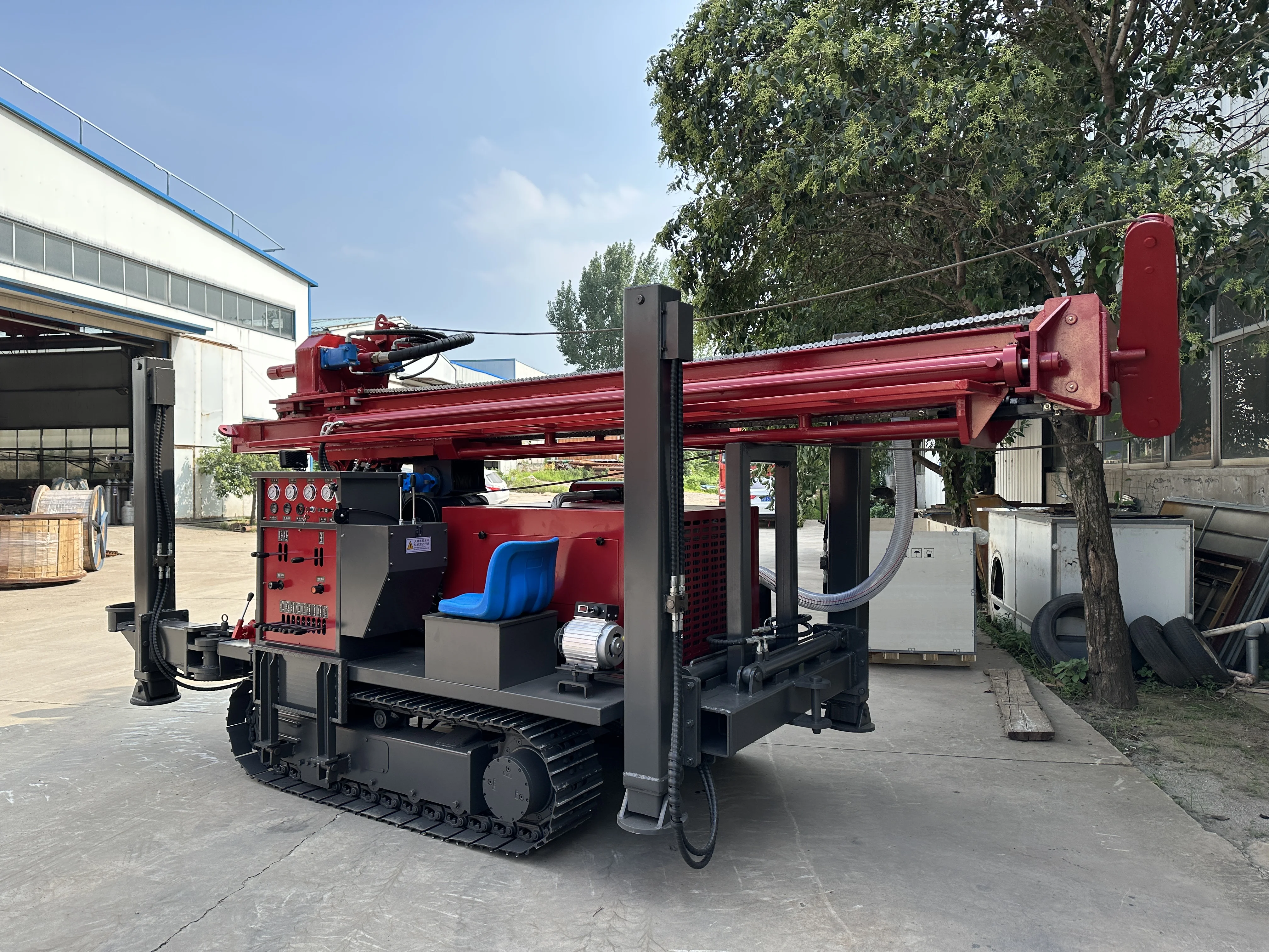 260미터 깊이의 심해 우물 굴착을 위한 효율적인 트랙 장착 유압식 천공 장비